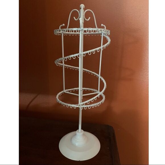 Spinning White Jewelry Holder  - Picture 1 of 3